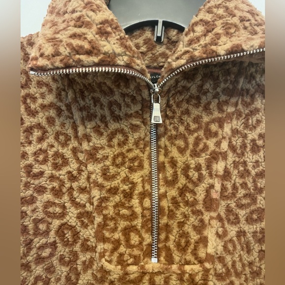 NWT ANN TAYLOR Leopard Print Sherpa Zipper sweatshirt Brown/camel Size XS - Picture 4 of 9